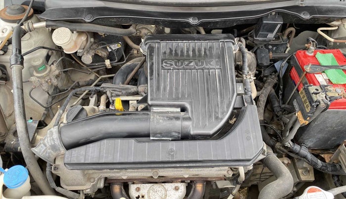 2014 Maruti Swift VXI, CNG, Manual, 90,886 km, Open Bonet