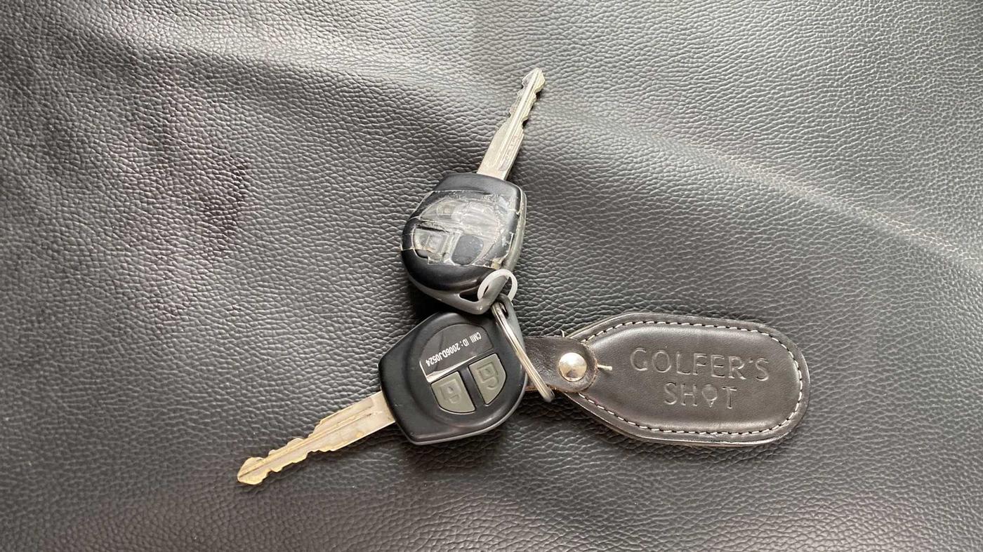 2014 Maruti Swift VXI, CNG, Manual, 90,886 km, Key Close Up