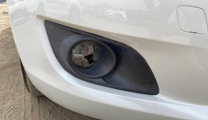 2014 Maruti Swift VXI, CNG, Manual, 90,886 km, Right fog light - Not working
