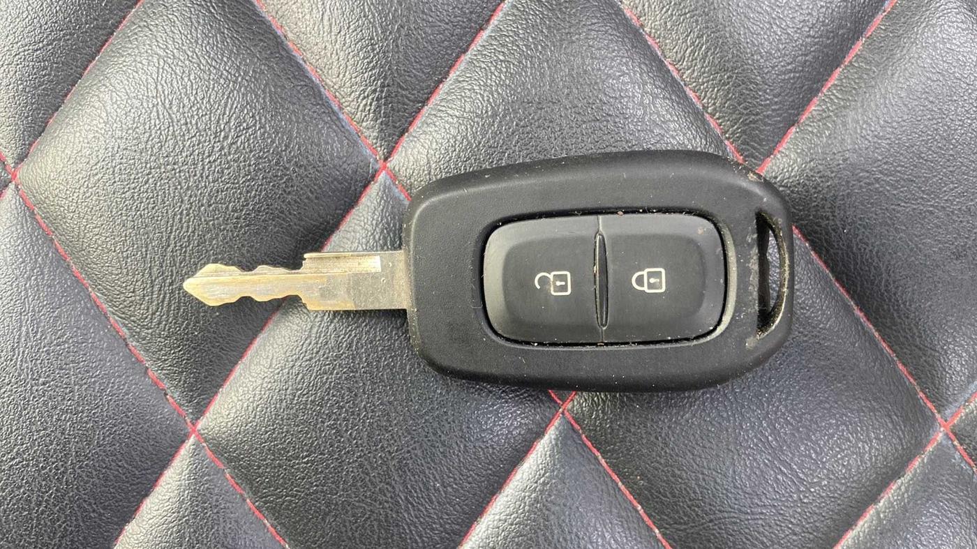 2021 Renault Kwid RXT 1.0 AMT (O), Petrol, Automatic, 5,567 km, Key Close Up