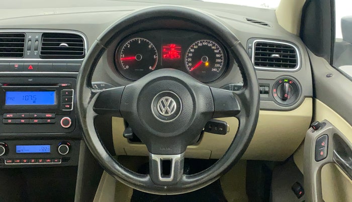 2011 Volkswagen Vento HIGHLINE DIESEL 1.6, Diesel, Manual, 83,897 km, Steering Wheel Close Up