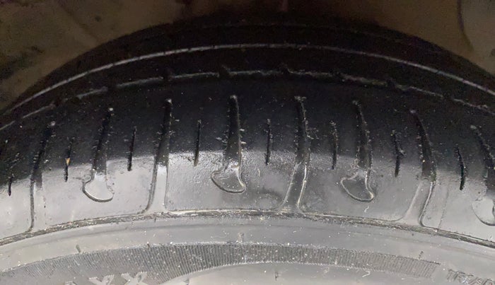 2018 Hyundai Xcent SX 1.2, Petrol, Manual, 34,150 km, Right Front Tyre Tread