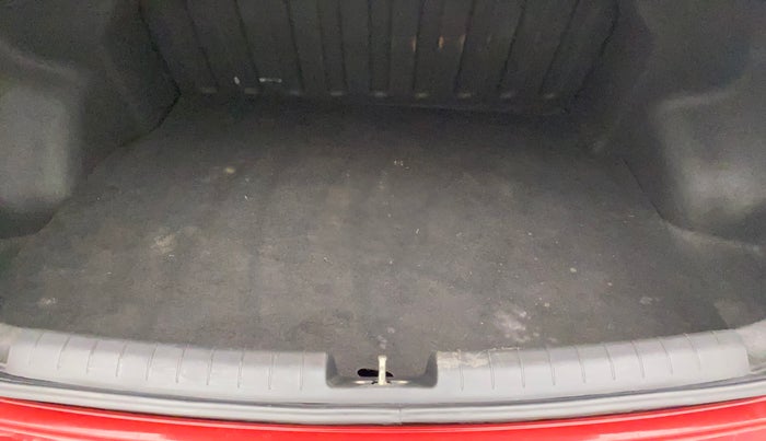 2018 Hyundai Xcent SX 1.2, Petrol, Manual, 34,150 km, Boot Inside