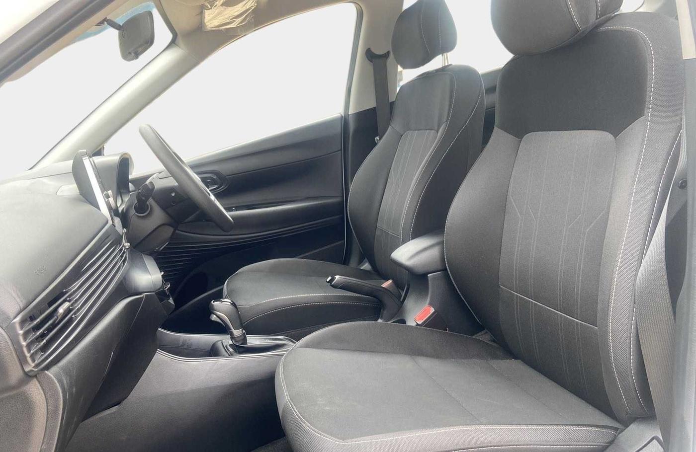 2022 Hyundai NEW I20 SPORTZ 1.2 AT, Petrol, Automatic, 13,772 km, Right Side Front Door Cabin