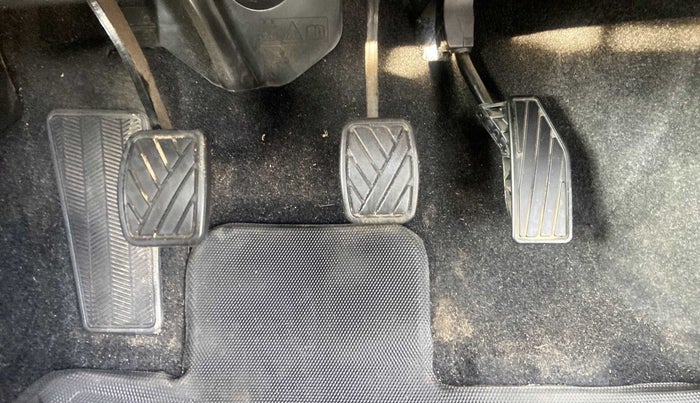 2022 Maruti Baleno ZETA PETROL 1.2, Petrol, Manual, 8,679 km, Pedals