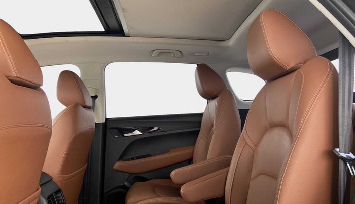 2020 MG HECTOR PLUS SHARP 1.5 PETROL TURBO HYBRID MT 6-STR, Petrol, Manual, 24,551 km, Right Side Rear Door Cabin