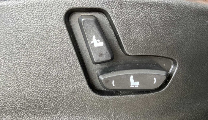 2020 MG HECTOR PLUS SHARP 1.5 PETROL TURBO HYBRID MT 6-STR, Petrol, Manual, 24,551 km, Driver Side Adjustment Panel