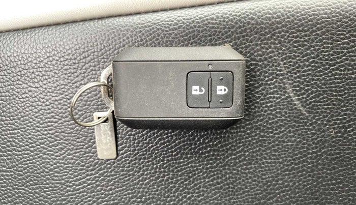 2021 Maruti Baleno ZETA PETROL 1.2, Petrol, Manual, 29,004 km, Key Close Up