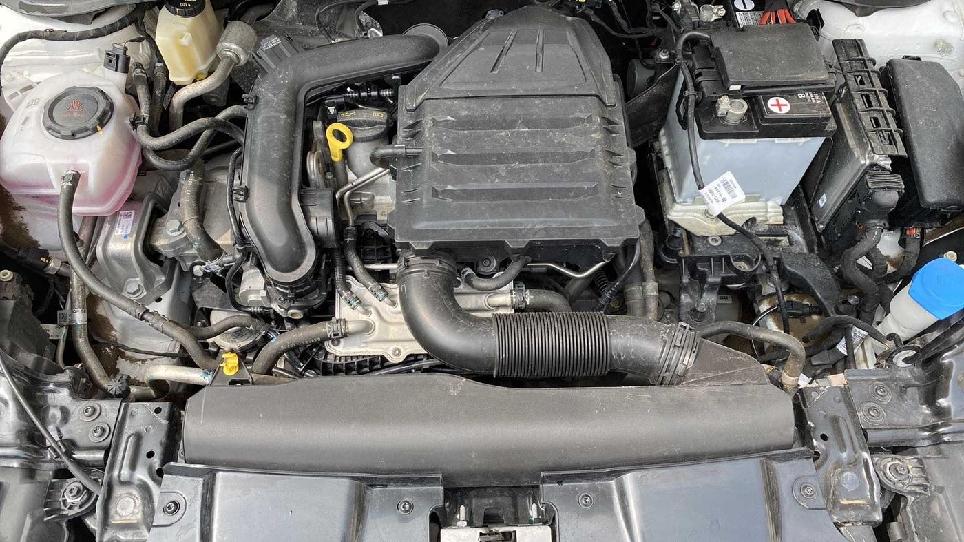 2022 Volkswagen VIRTUS HIGHLINE TSI 1.0 MT, Petrol, Manual, 24,126 km, Open Bonet