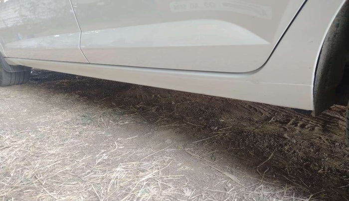 2022 Volkswagen VIRTUS HIGHLINE TSI 1.0 MT, Petrol, Manual, 24,126 km, Left running board - Slightly dented