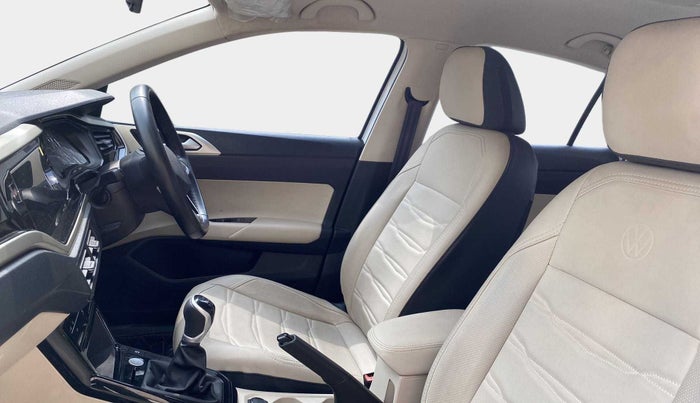 2022 Volkswagen VIRTUS HIGHLINE TSI 1.0 MT, Petrol, Manual, 24,126 km, Right Side Front Door Cabin