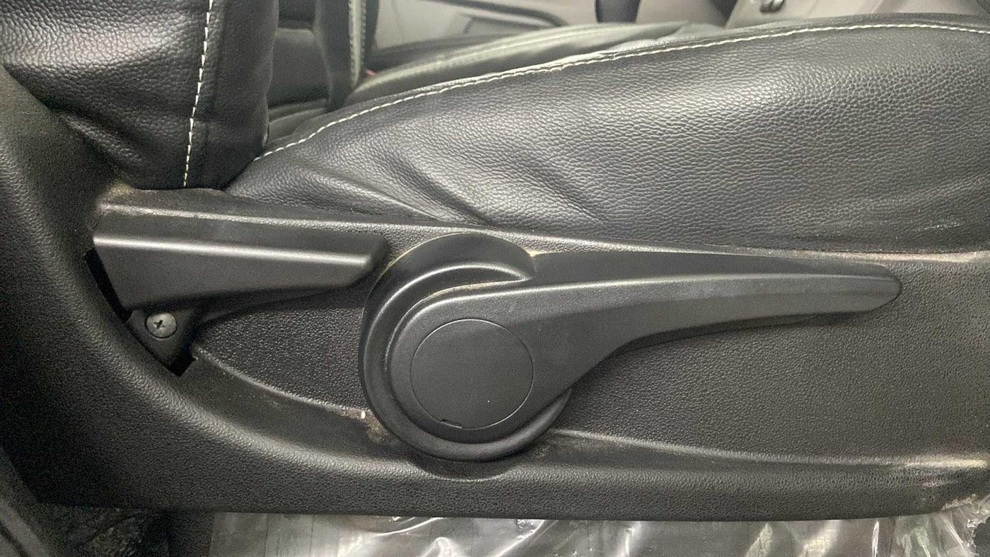 2019 Tata Tiago XZ PETROL, Petrol, Manual, 60,779 km, Driver Side Adjustment Panel