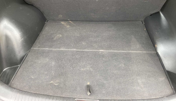 2016 Hyundai Creta E PLUS 1.6 PETROL, Petrol, Manual, 46,349 km, Boot Inside