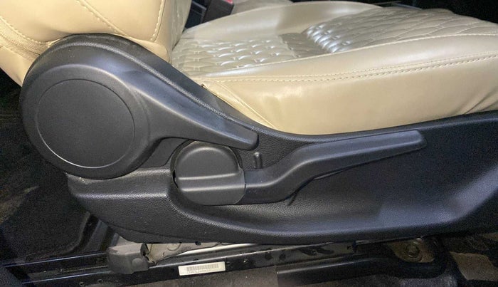 2021 Honda City 1.5L I-VTEC V MT 5TH GEN, Petrol, Manual, 17,440 km, Driver Side Adjustment Panel