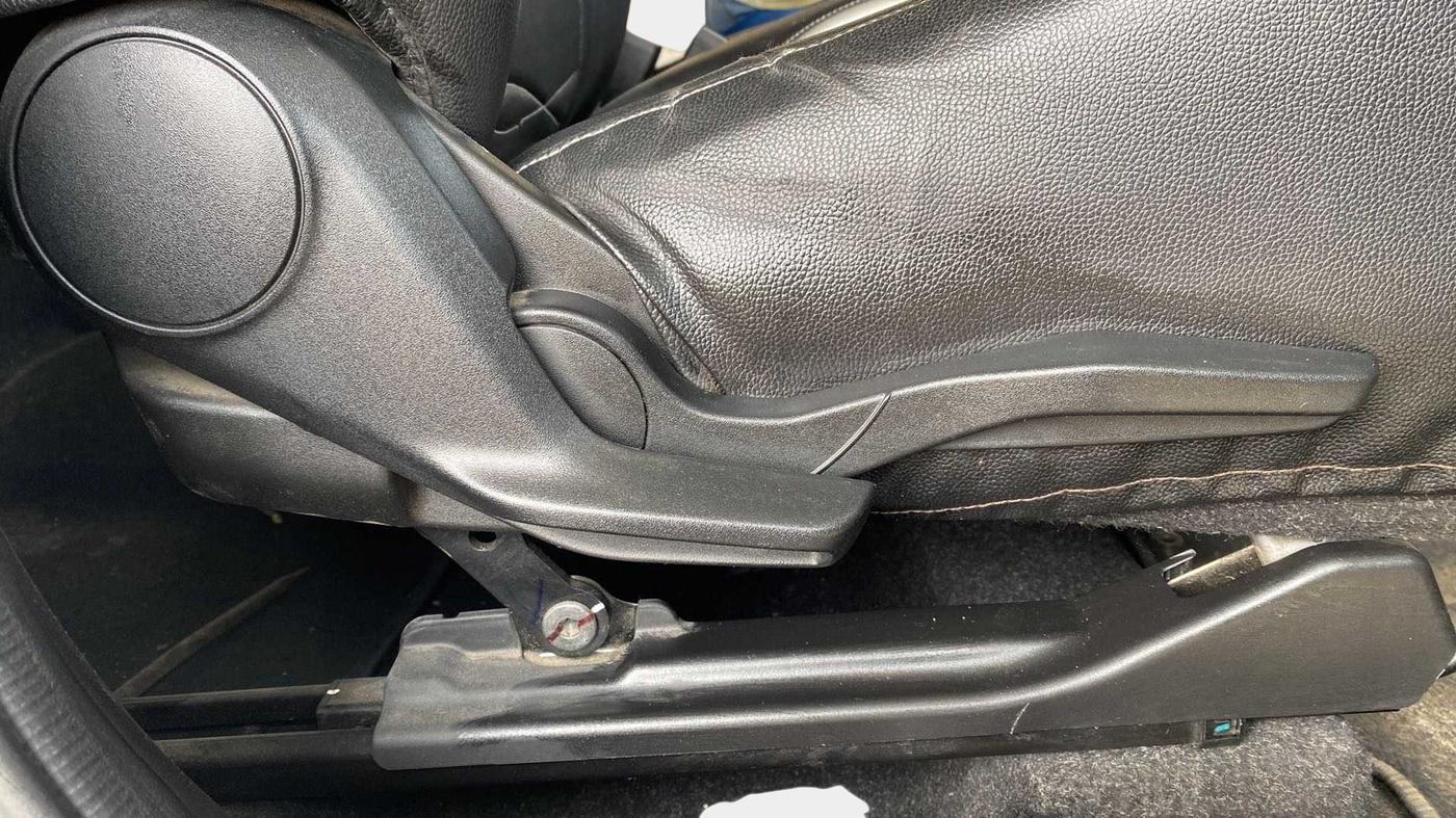 2019 Maruti Swift VXI, Petrol, Manual, 26,145 km, Driver Side Adjustment Panel