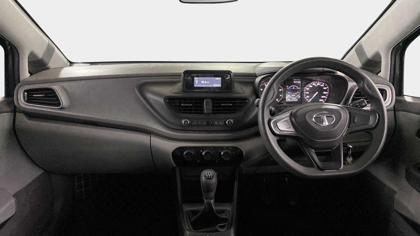2020 Tata ALTROZ XE PETROL, Petrol, Manual, 24,424 km, Dashboard