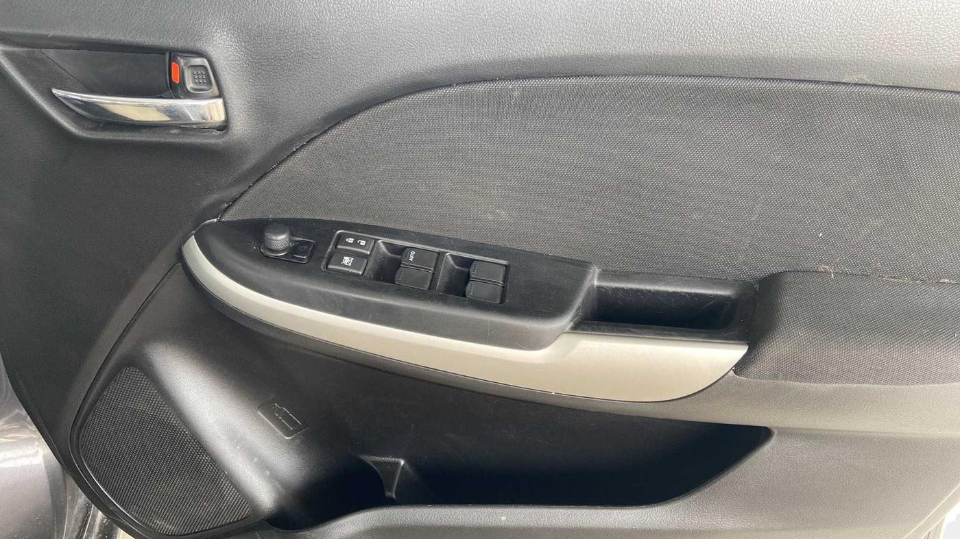 2015 Maruti Baleno DELTA PETROL 1.2, Petrol, Manual, 48,078 km, Driver Side Door Panels Control
