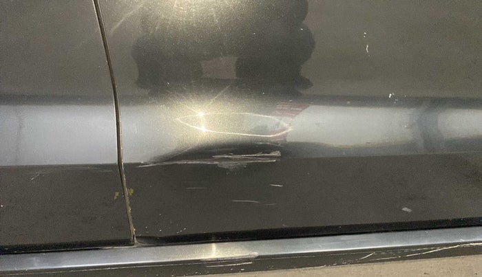 2019 Volkswagen Ameo TRENDLINE 1.0L, Petrol, Manual, 48,350 km, Driver-side door - Minor scratches