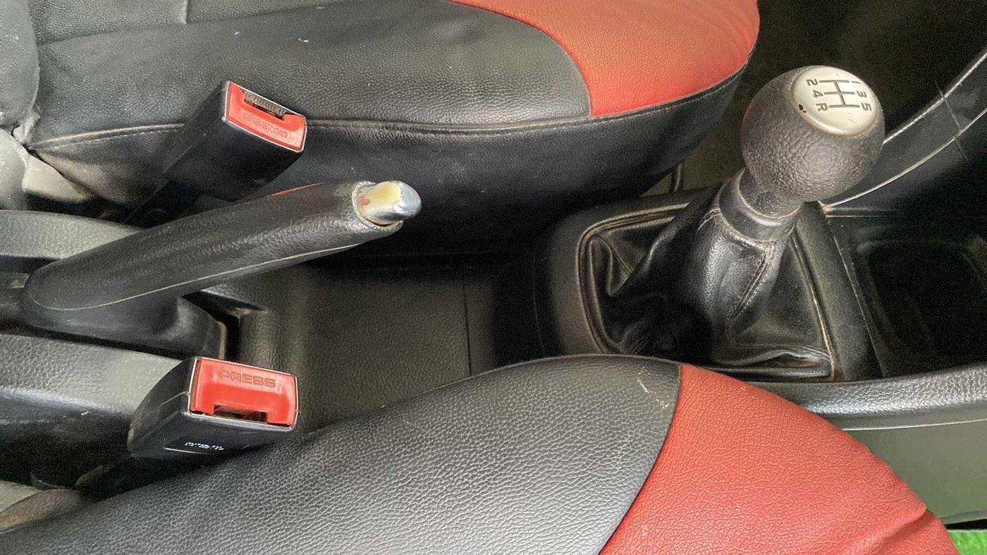 2012 Maruti Swift VXI, Petrol, Manual, 56,132 km, Gear Lever