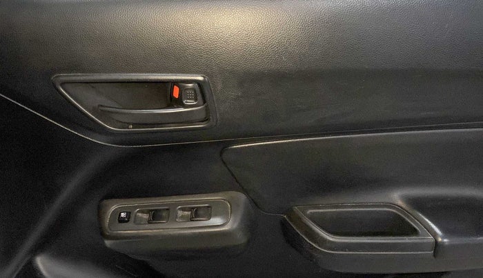 2019 Maruti Swift LXI, Petrol, Manual, 1,06,184 km, Driver Side Door Panels Control