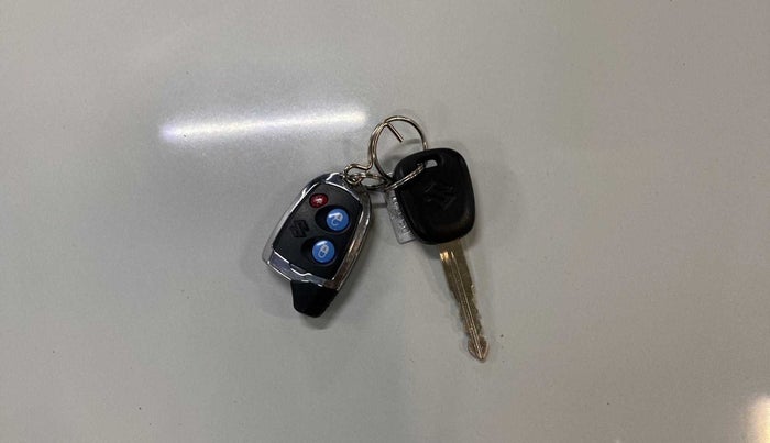 2019 Maruti Swift LXI, Petrol, Manual, 1,06,184 km, Key Close Up