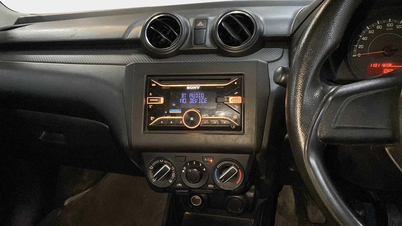 2019 Maruti Swift LXI, Petrol, Manual, 1,06,184 km, Air Conditioner