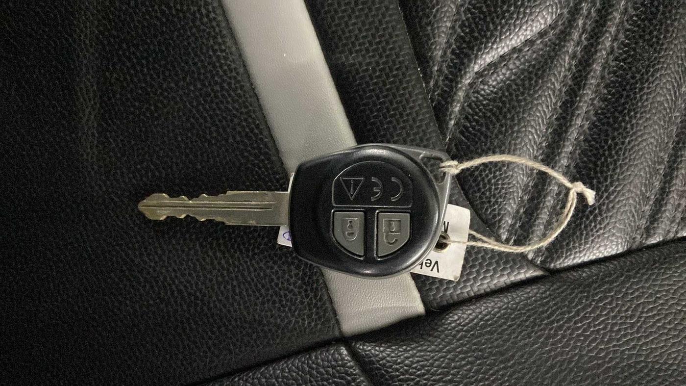 2019 Maruti Swift VXI, Petrol, Manual, 35,130 km, Key Close Up