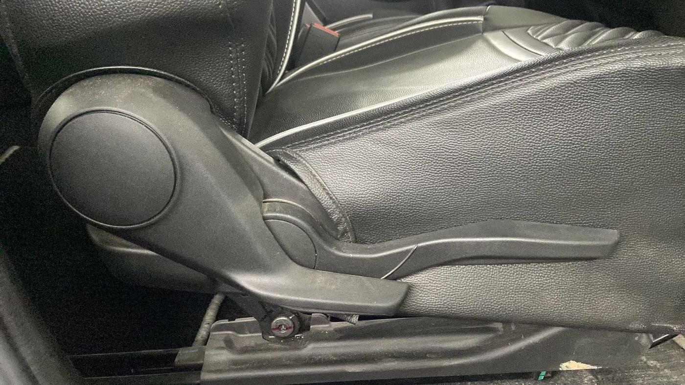 2019 Maruti Swift VXI, Petrol, Manual, 35,130 km, Driver Side Adjustment Panel
