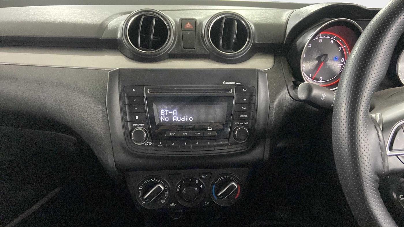 2019 Maruti Swift VXI, Petrol, Manual, 35,130 km, Infotainment System