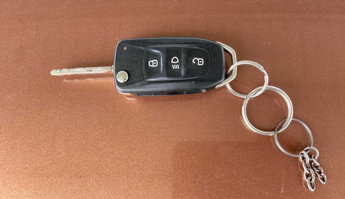 2017 Tata TIGOR XZ PETROL, Petrol, Manual, 31,573 km, Key Close Up