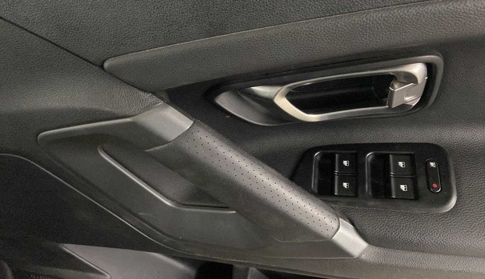 2020 Tata Harrier XZ PLUS 2.0L DARK EDITION, Diesel, Manual, 52,809 km, Driver Side Door Panels Control