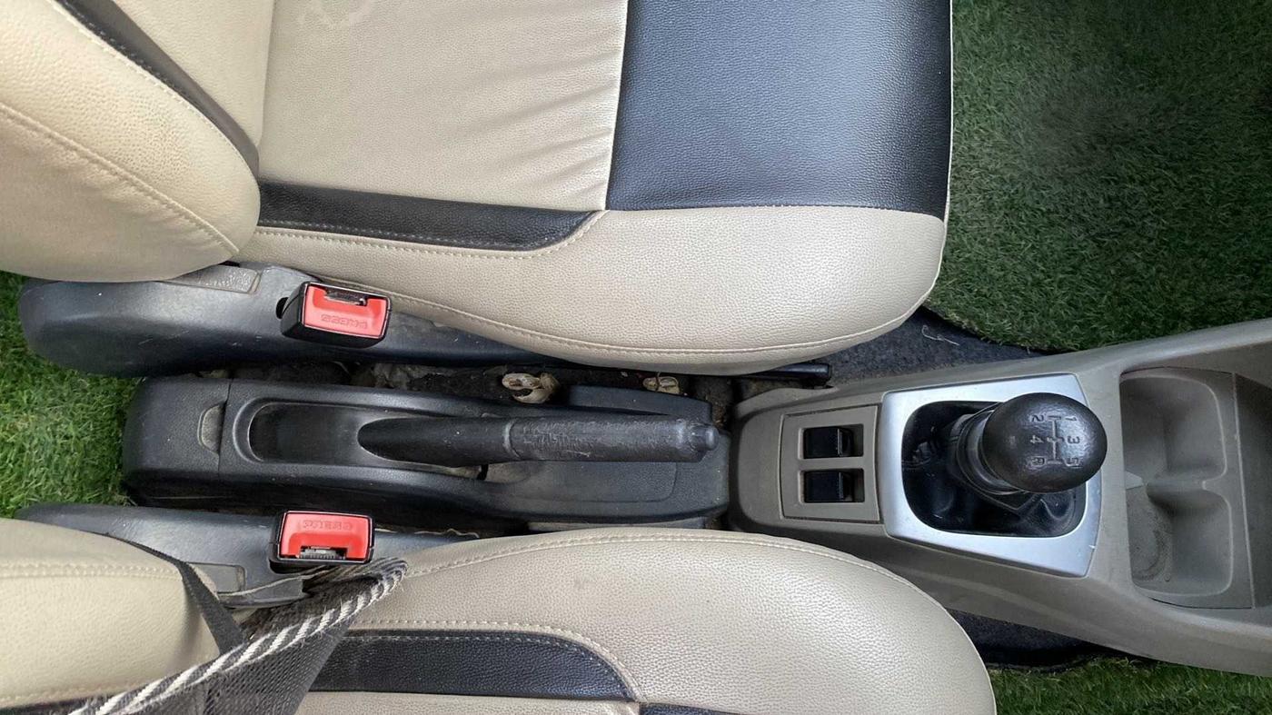 2015 Maruti Alto K10 VXI, Petrol, Manual, 90,649 km, Gear Lever