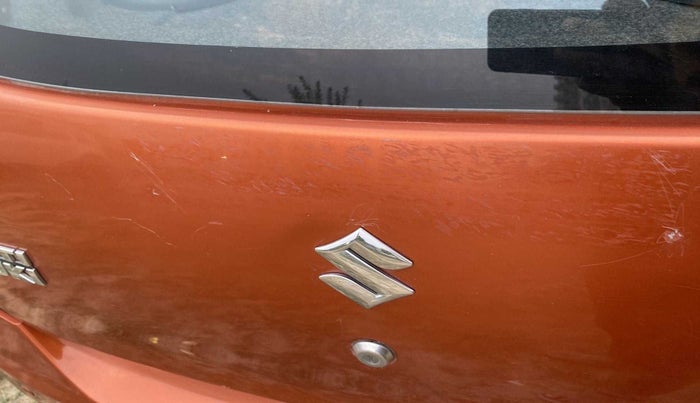 2015 Maruti Alto K10 VXI, Petrol, Manual, 90,649 km, Dicky (Boot door) - Minor scratches
