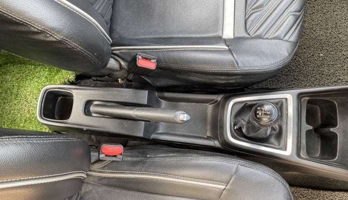 2019 Maruti Swift VXI, Petrol, Manual, 67,872 km, Gear Lever