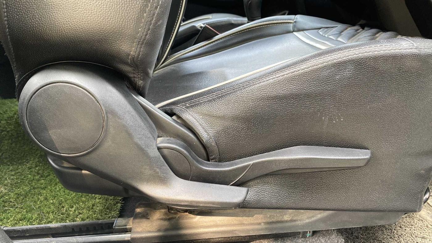 2019 Maruti Swift VXI, Petrol, Manual, 67,872 km, Driver Side Adjustment Panel