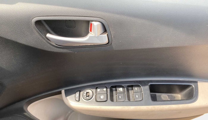 2018 Hyundai Grand i10 SPORTZ 1.2 KAPPA VTVT, Petrol, Manual, 33,243 km, Driver Side Door Panels Control