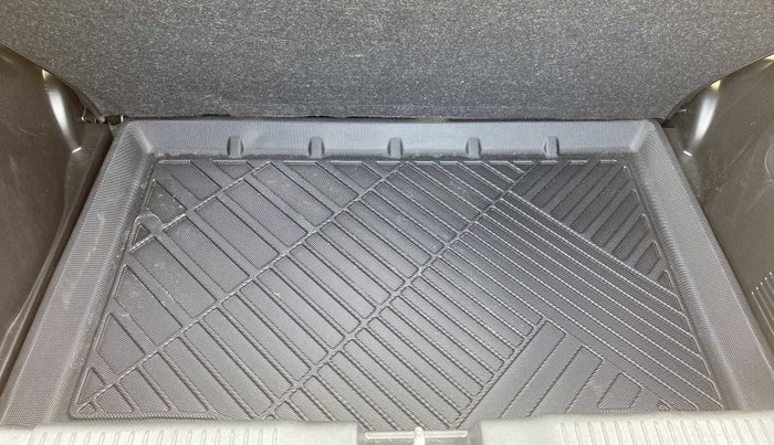 2022 Maruti Swift VXI, Petrol, Manual, 1,775 km, Boot Inside