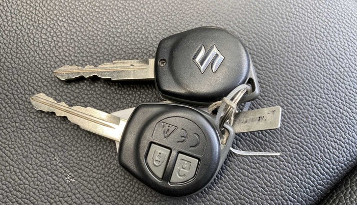 2022 Maruti Swift VXI, Petrol, Manual, 1,775 km, Key Close Up
