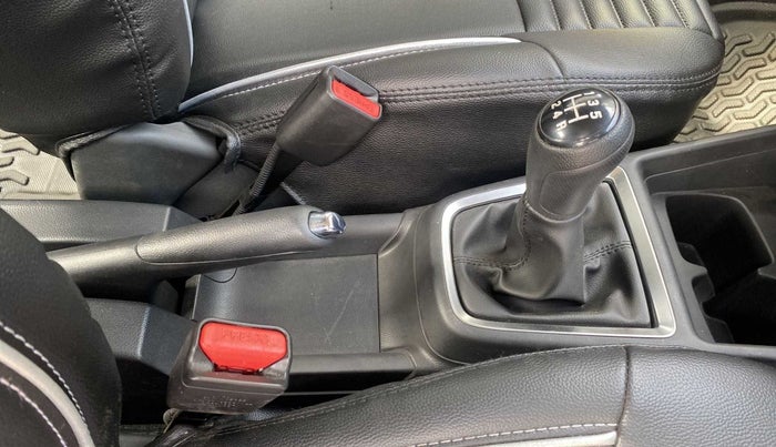 2022 Maruti Swift VXI, Petrol, Manual, 1,775 km, Gear Lever