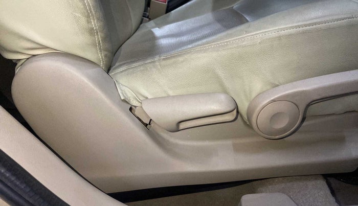 2016 Maruti Ciaz ZXI, Petrol, Manual, 30,141 km, Driver Side Adjustment Panel