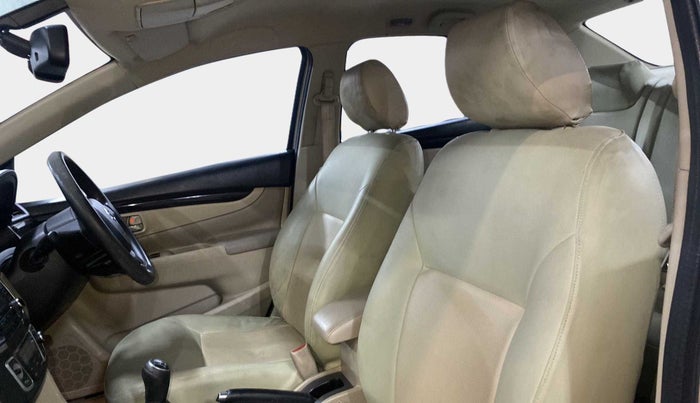 2016 Maruti Ciaz ZXI, Petrol, Manual, 30,141 km, Right Side Front Door Cabin