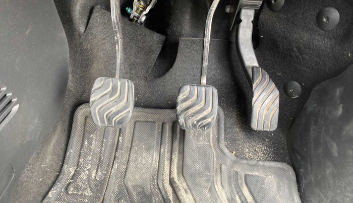 2021 Nissan MAGNITE XV PREMIUM, Petrol, Manual, 17,252 km, Pedals