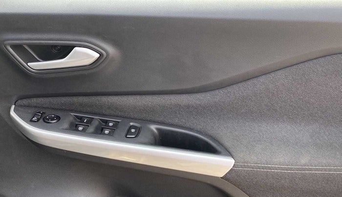 2021 Nissan MAGNITE XV PREMIUM, Petrol, Manual, 17,252 km, Driver Side Door Panels Control