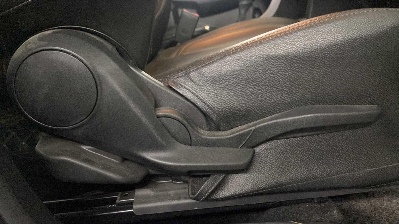 2023 Maruti BREZZA ZXI SMART HYBRID , Petrol, Manual, 12,237 km, Driver Side Adjustment Panel