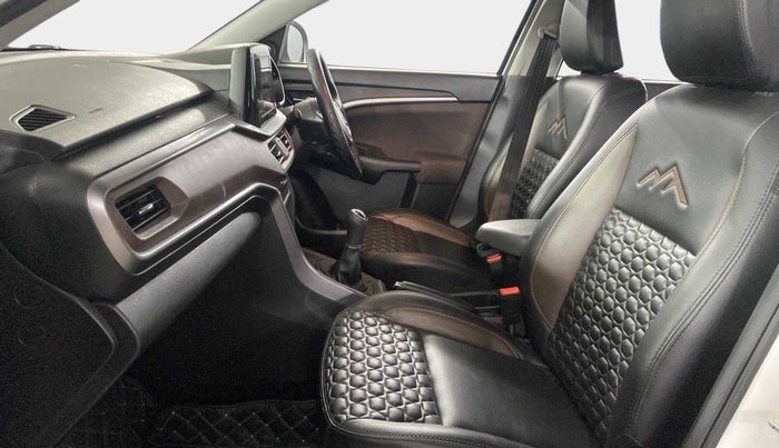 2023 Maruti BREZZA ZXI SMART HYBRID , Petrol, Manual, 12,237 km, Right Side Front Door Cabin