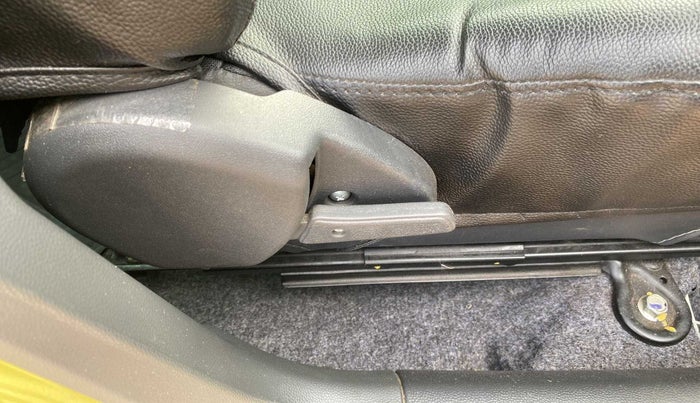 2016 Maruti Alto 800 LXI, Petrol, Manual, 27,186 km, Driver Side Adjustment Panel