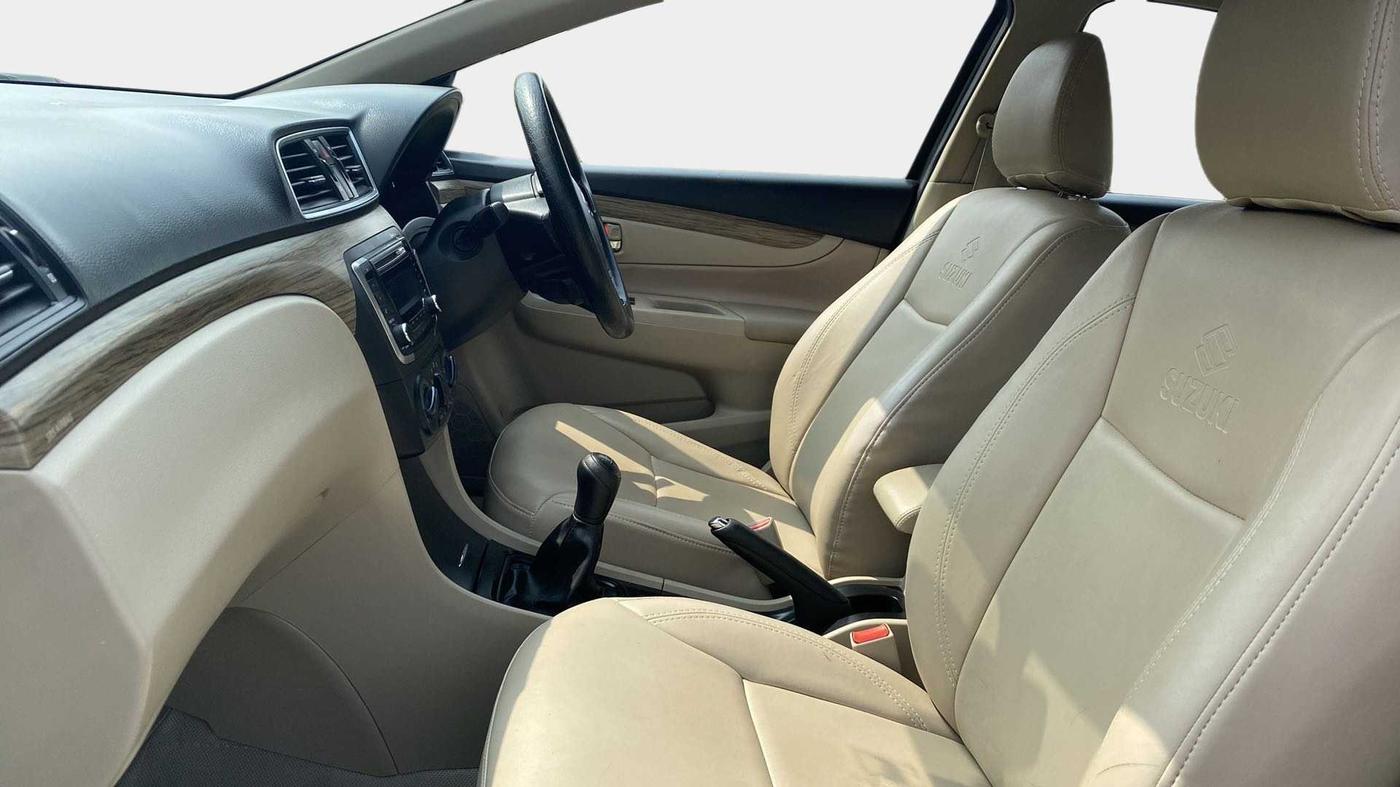 2019 Maruti Ciaz SIGMA 1.5 SHVS MT  PETROL, Petrol, Manual, 25,000 km, Right Side Front Door Cabin