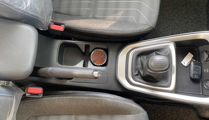 2022 KIA SONET HTK PLUS 1.0 IMT, Petrol, Manual, 4,771 km, Gear Lever