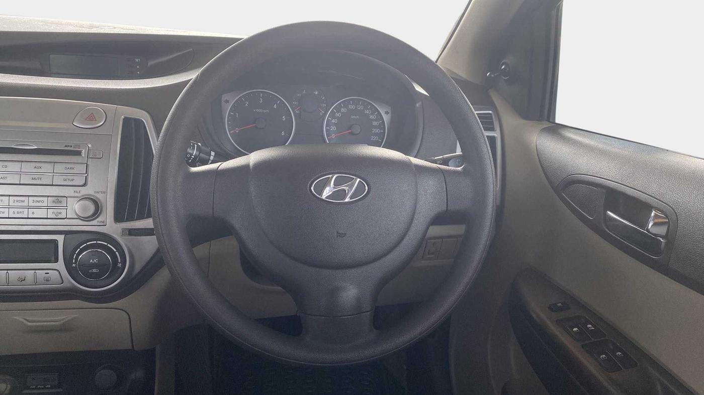2011 Hyundai i20 MAGNA 1.4 CRDI, Diesel, Manual, 81,095 km, Steering Wheel Close Up
