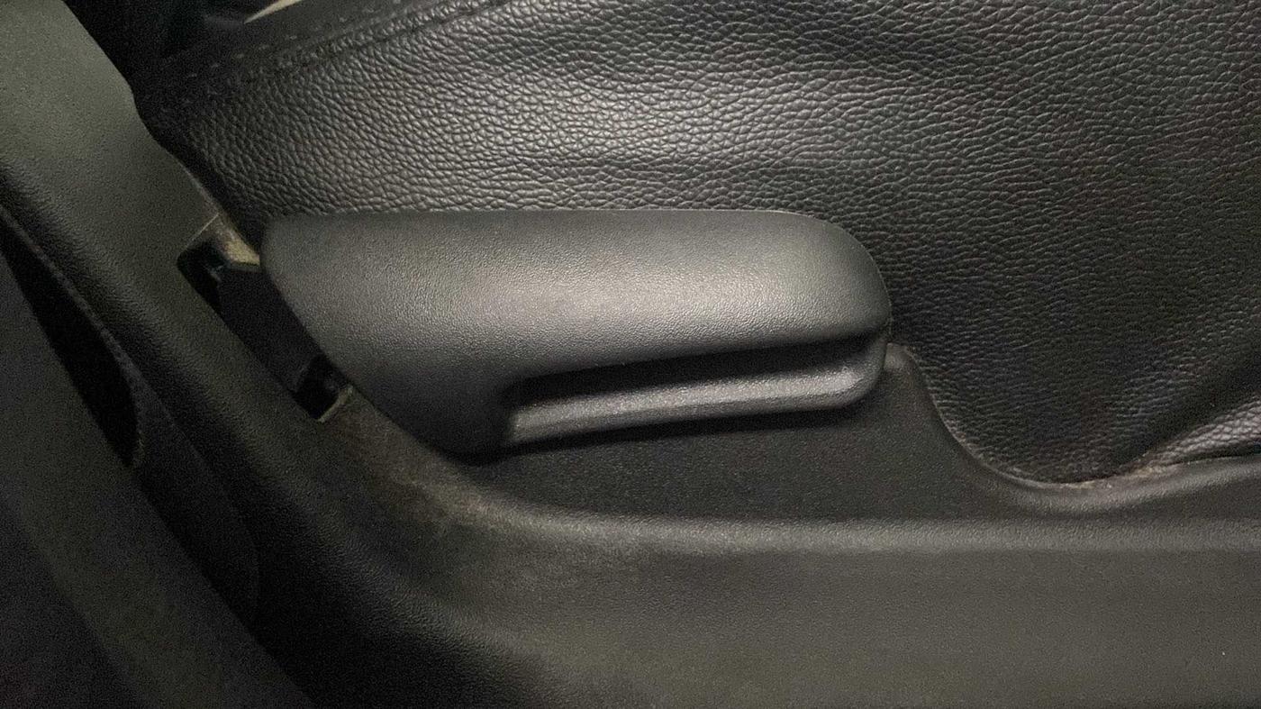 2021 Maruti Vitara Brezza LXI, Petrol, Manual, 34,762 km, Driver Side Adjustment Panel
